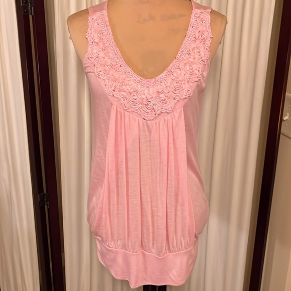 Body Central pink faux pearl embellished V-neck tunic size medium - Picture 1 of 9